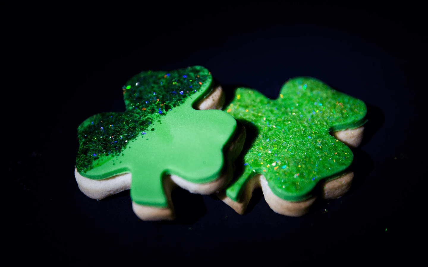 Edible Glitter For St. Patrick’s Day Cookies